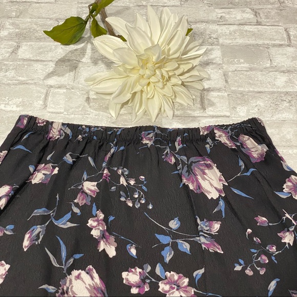 SOLD | Kendall & Kylie Lightweight Floral Skirt EUC - Picture 7 of 16